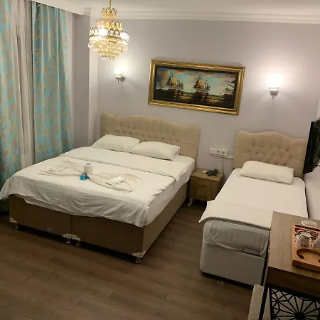 Royal Garden Hotel *