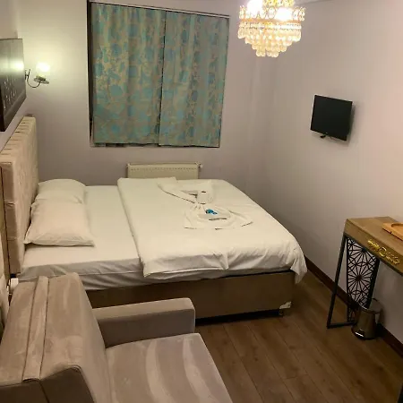 Διαμέρισμα Royal Garden Hotel *