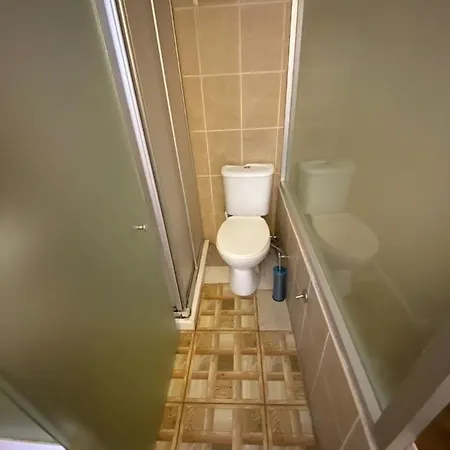 Διαμέρισμα Royal Garden Hotel *